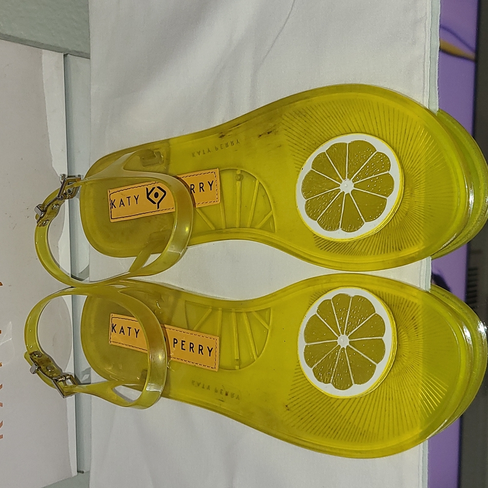 Used Lemon Katy Perry sandlas
